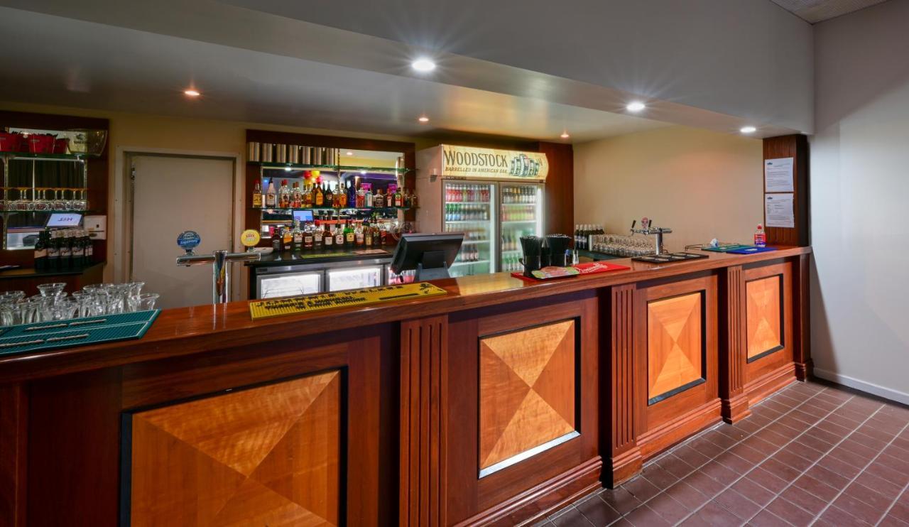 Westland Hotel Motel Whyalla Exterior photo
